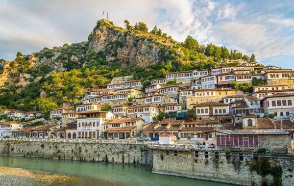 الوجهات السياحية في ألبانيا