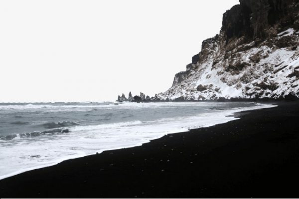 شواطئ الرمال السوداء