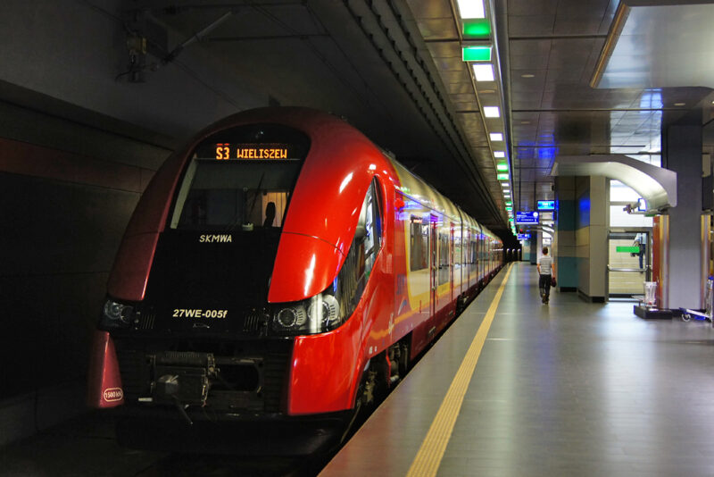 قطار من هامبورغ الي وارسو