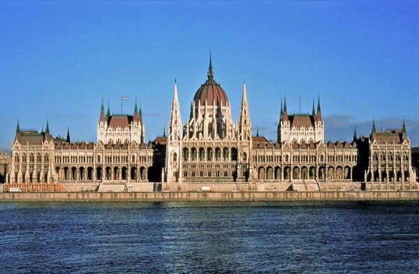 مبنى البرلمان الهنغاري 