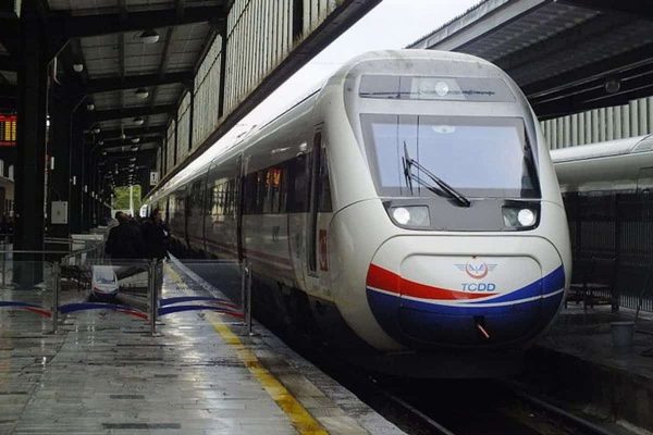 المسافة بين أنطاليا واسطنبول بالقطار السريع