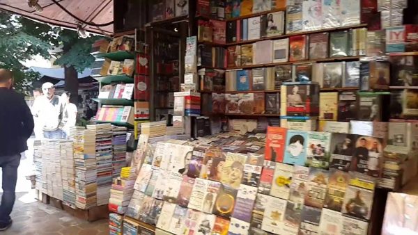 سوق الكتب فى اسطنبول  
