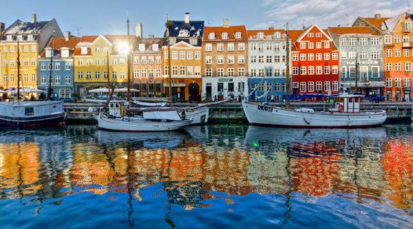 ميناء Nyhavn harbor