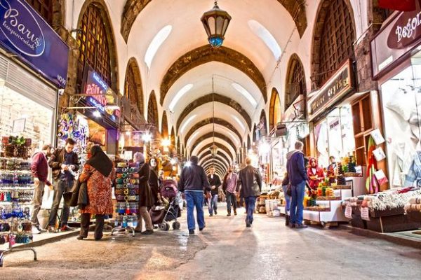 اين يقع السوق المصري في اسطنبول