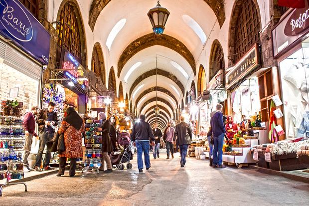 اين يقع السوق المصري في اسطنبول