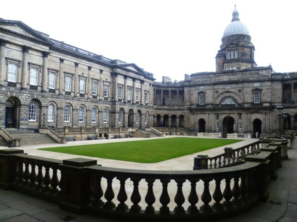 جامعة أدنبرة 