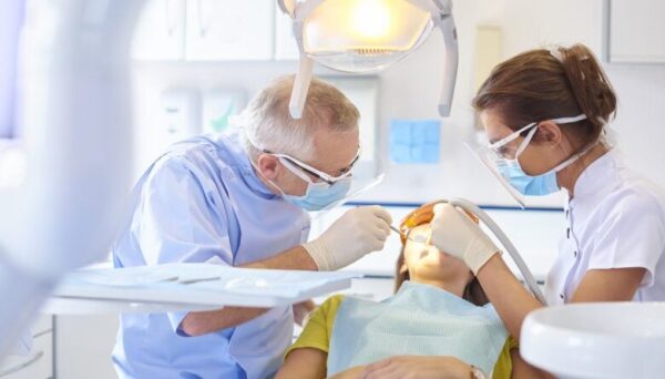 راتب طبيب الاسنان في السويد