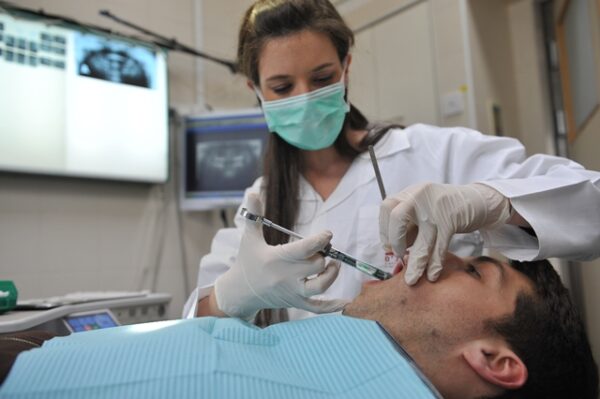 شروط دراسة طب الاسنان في اوكرانيا