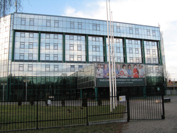 جامعة وارسو الطبية