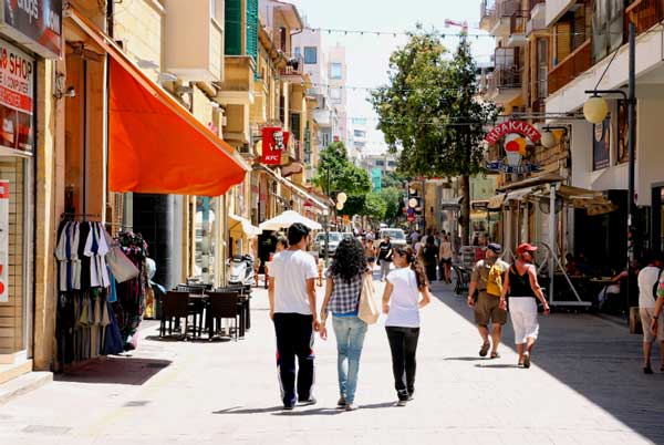 الحياة والعمل في قبرص