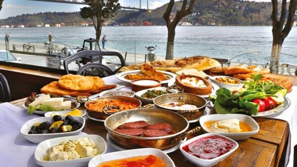 أشهى الأكلات فى مطعم لقمة اسطنبول 