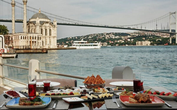 مطاعم اسطنبول على البحر