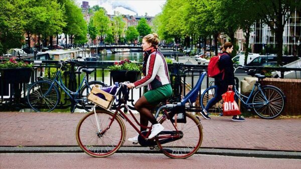 ركوب الدراجات فى هولندا