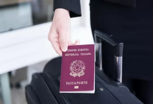 كيفية الحصول على جواز سفر إيطالي